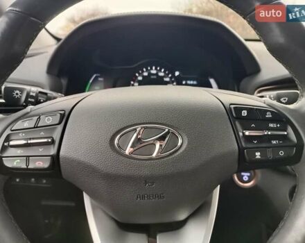 Белый Хендай Ioniq, объемом двигателя 0 л и пробегом 118 тыс. км за 11850 $, фото 64 на Automoto.ua