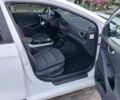 Белый Хендай Ioniq, объемом двигателя 0 л и пробегом 97 тыс. км за 13800 $, фото 10 на Automoto.ua