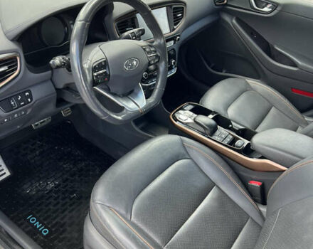 Білий Хендай Ioniq, об'ємом двигуна 0 л та пробігом 118 тис. км за 13800 $, фото 11 на Automoto.ua