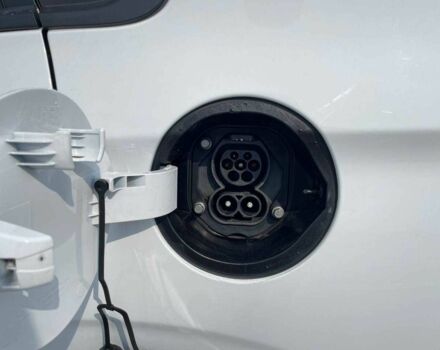 Белый Хендай Ioniq, объемом двигателя 0 л и пробегом 158 тыс. км за 12700 $, фото 4 на Automoto.ua