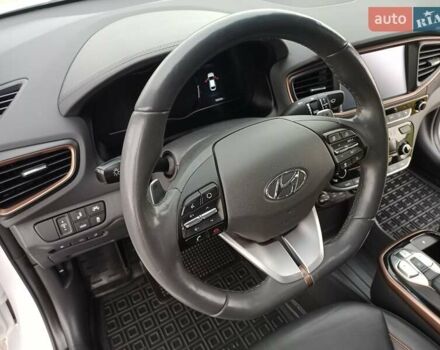 Белый Хендай Ioniq, объемом двигателя 0 л и пробегом 102 тыс. км за 12650 $, фото 33 на Automoto.ua
