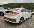 Белый Хендай Ioniq, объемом двигателя 0 л и пробегом 84 тыс. км за 12990 $, фото 8 на Automoto.ua
