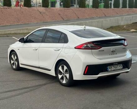 Белый Хендай Ioniq, объемом двигателя 0 л и пробегом 95 тыс. км за 12500 $, фото 19 на Automoto.ua