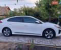 Белый Хендай Ioniq, объемом двигателя 0 л и пробегом 97 тыс. км за 13800 $, фото 2 на Automoto.ua