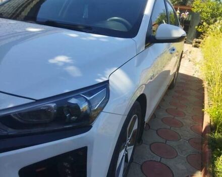 Белый Хендай Ioniq, объемом двигателя 0 л и пробегом 140 тыс. км за 13700 $, фото 2 на Automoto.ua