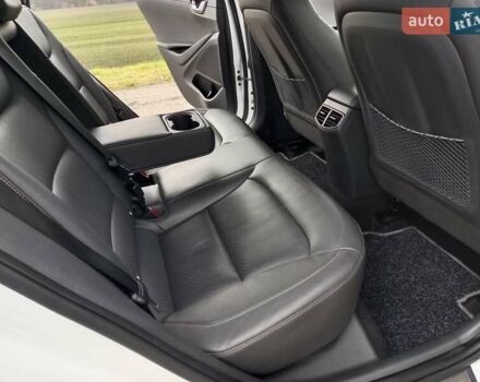 Белый Хендай Ioniq, объемом двигателя 0 л и пробегом 118 тыс. км за 11850 $, фото 31 на Automoto.ua