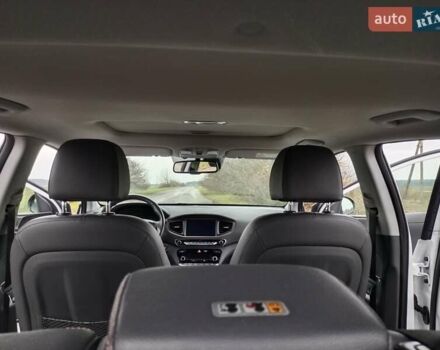 Белый Хендай Ioniq, объемом двигателя 0 л и пробегом 118 тыс. км за 11850 $, фото 34 на Automoto.ua