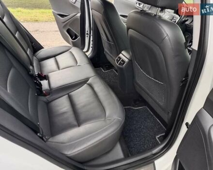 Белый Хендай Ioniq, объемом двигателя 0 л и пробегом 118 тыс. км за 11850 $, фото 26 на Automoto.ua