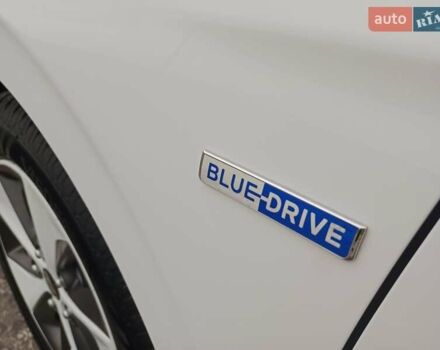 Белый Хендай Ioniq, объемом двигателя 0 л и пробегом 118 тыс. км за 11850 $, фото 56 на Automoto.ua