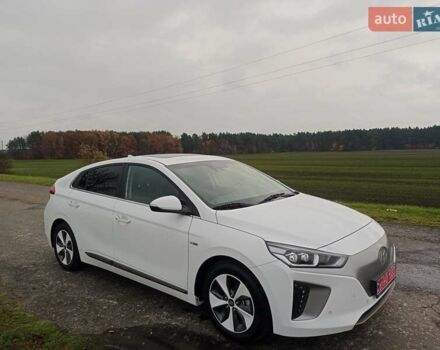 Белый Хендай Ioniq, объемом двигателя 0 л и пробегом 118 тыс. км за 11850 $, фото 9 на Automoto.ua