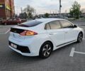 Белый Хендай Ioniq, объемом двигателя 1.6 л и пробегом 105 тыс. км за 14500 $, фото 1 на Automoto.ua