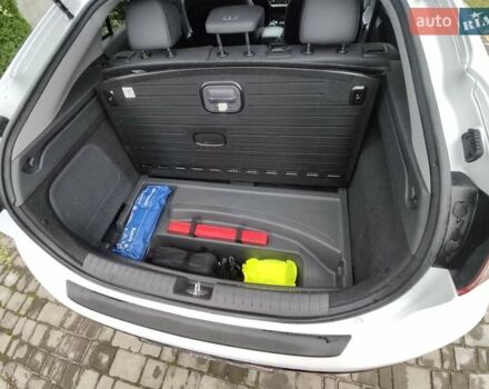 Белый Хендай Ioniq, объемом двигателя 0 л и пробегом 124 тыс. км за 13500 $, фото 5 на Automoto.ua