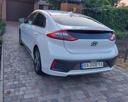 Белый Хендай Ioniq, объемом двигателя 0 л и пробегом 97 тыс. км за 13800 $, фото 4 на Automoto.ua