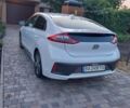 Белый Хендай Ioniq, объемом двигателя 0 л и пробегом 97 тыс. км за 13800 $, фото 4 на Automoto.ua