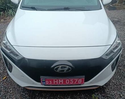 Белый Хендай Ioniq, объемом двигателя 0 л и пробегом 230 тыс. км за 10097 $, фото 1 на Automoto.ua