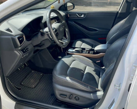 Белый Хендай Ioniq, объемом двигателя 0 л и пробегом 87 тыс. км за 17000 $, фото 11 на Automoto.ua