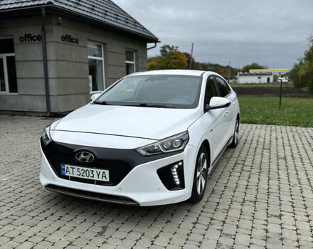 Белый Хендай Ioniq, объемом двигателя 0 л и пробегом 160 тыс. км за 11850 $, фото 2 на Automoto.ua