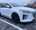 Белый Хендай Ioniq, объемом двигателя 0 л и пробегом 63 тыс. км за 14000 $, фото 1 на Automoto.ua