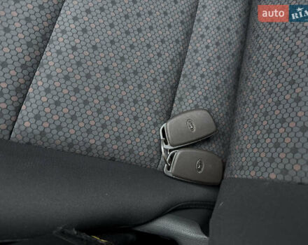 Белый Хендай Ioniq, объемом двигателя 0 л и пробегом 156 тыс. км за 11600 $, фото 19 на Automoto.ua