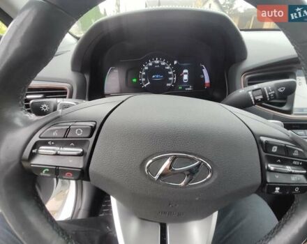 Белый Хендай Ioniq, объемом двигателя 0 л и пробегом 124 тыс. км за 13500 $, фото 10 на Automoto.ua