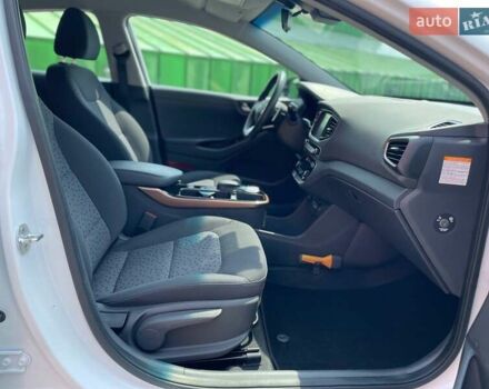 Білий Хендай Ioniq, об'ємом двигуна 0 л та пробігом 158 тис. км за 12700 $, фото 20 на Automoto.ua