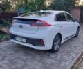 Белый Хендай Ioniq, объемом двигателя 0 л и пробегом 97 тыс. км за 13800 $, фото 3 на Automoto.ua