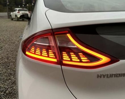 Белый Хендай Ioniq, объемом двигателя 0 л и пробегом 84 тыс. км за 12990 $, фото 5 на Automoto.ua