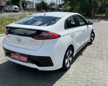 Білий Хендай Ioniq, об'ємом двигуна 0 л та пробігом 118 тис. км за 13800 $, фото 4 на Automoto.ua
