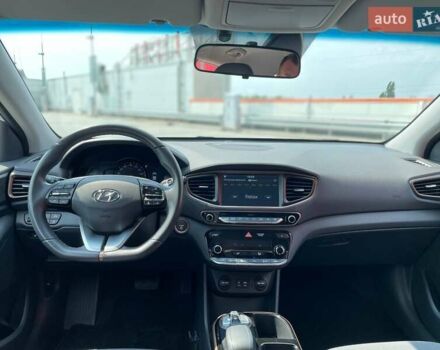 Білий Хендай Ioniq, об'ємом двигуна 0 л та пробігом 158 тис. км за 12700 $, фото 13 на Automoto.ua