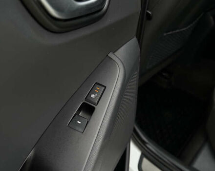 Белый Хендай Ioniq, объемом двигателя 0 л и пробегом 160 тыс. км за 11850 $, фото 19 на Automoto.ua