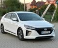 Белый Хендай Ioniq, объемом двигателя 1.58 л и пробегом 232 тыс. км за 14250 $, фото 1 на Automoto.ua