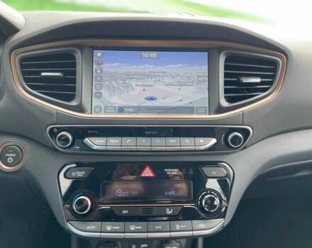 Белый Хендай Ioniq, объемом двигателя 0 л и пробегом 158 тыс. км за 12700 $, фото 13 на Automoto.ua