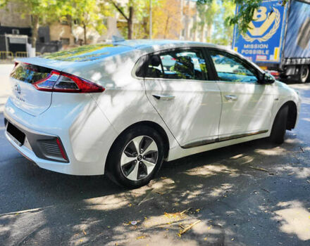 Білий Хендай Ioniq, об'ємом двигуна 0 л та пробігом 232 тис. км за 10999 $, фото 12 на Automoto.ua