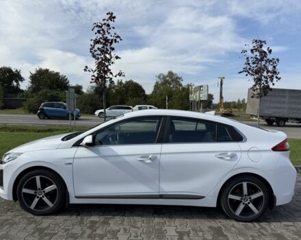 Білий Хендай Ioniq, об'ємом двигуна 0 л та пробігом 119 тис. км за 13000 $, фото 1 на Automoto.ua
