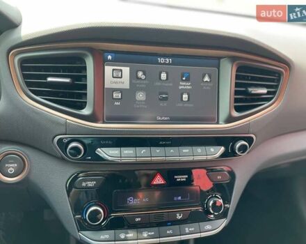 Білий Хендай Ioniq, об'ємом двигуна 0 л та пробігом 158 тис. км за 12700 $, фото 29 на Automoto.ua