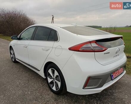 Белый Хендай Ioniq, объемом двигателя 0 л и пробегом 102 тыс. км за 12650 $, фото 4 на Automoto.ua
