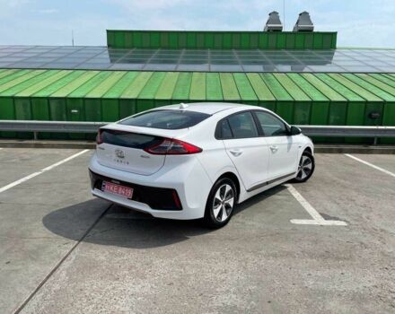 Белый Хендай Ioniq, объемом двигателя 0 л и пробегом 158 тыс. км за 12700 $, фото 2 на Automoto.ua
