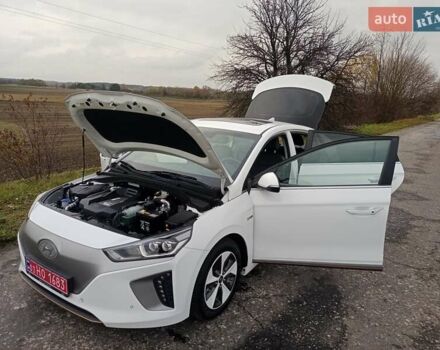 Белый Хендай Ioniq, объемом двигателя 0 л и пробегом 118 тыс. км за 11850 $, фото 51 на Automoto.ua