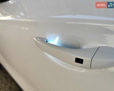 Білий Хендай Ioniq, об'ємом двигуна 1.58 л та пробігом 208 тис. км за 15100 $, фото 13 на Automoto.ua