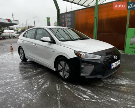 Белый Хендай Ioniq, объемом двигателя 1.6 л и пробегом 149 тыс. км за 12500 $, фото 18 на Automoto.ua