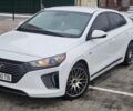 Белый Хендай Ioniq, объемом двигателя 1.58 л и пробегом 105 тыс. км за 13100 $, фото 1 на Automoto.ua