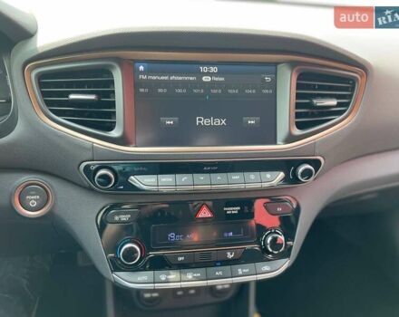 Білий Хендай Ioniq, об'ємом двигуна 0 л та пробігом 158 тис. км за 12700 $, фото 26 на Automoto.ua