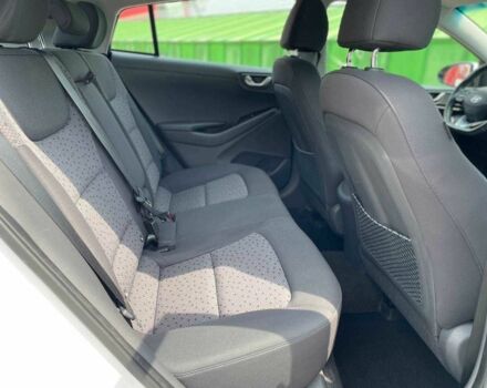 Белый Хендай Ioniq, объемом двигателя 0 л и пробегом 158 тыс. км за 12700 $, фото 10 на Automoto.ua