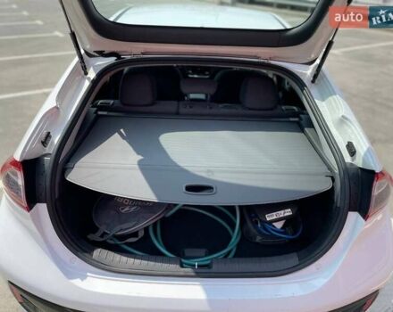 Білий Хендай Ioniq, об'ємом двигуна 0 л та пробігом 158 тис. км за 12700 $, фото 16 на Automoto.ua