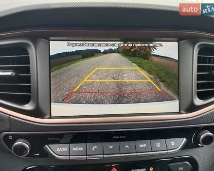 Белый Хендай Ioniq, объемом двигателя 0 л и пробегом 118 тыс. км за 11850 $, фото 73 на Automoto.ua