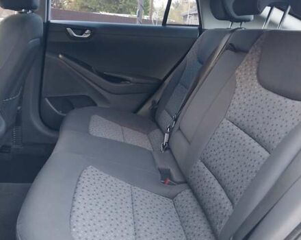 Белый Хендай Ioniq, объемом двигателя 0 л и пробегом 97 тыс. км за 13800 $, фото 14 на Automoto.ua