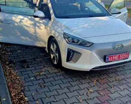 Белый Хендай Ioniq, объемом двигателя 0 л и пробегом 147 тыс. км за 13900 $, фото 9 на Automoto.ua
