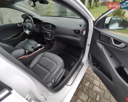 Белый Хендай Ioniq, объемом двигателя 0 л и пробегом 124 тыс. км за 13500 $, фото 9 на Automoto.ua