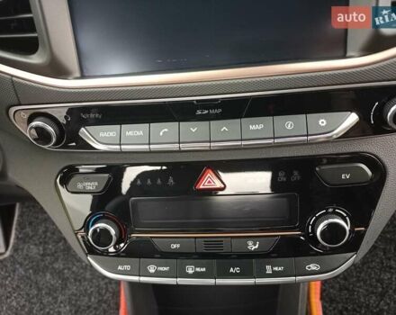 Белый Хендай Ioniq, объемом двигателя 0 л и пробегом 118 тыс. км за 11850 $, фото 42 на Automoto.ua