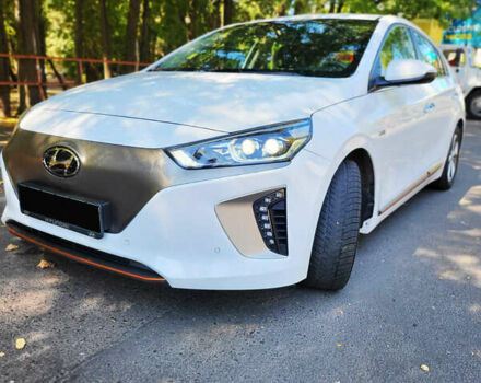 Білий Хендай Ioniq, об'ємом двигуна 0 л та пробігом 232 тис. км за 10999 $, фото 2 на Automoto.ua